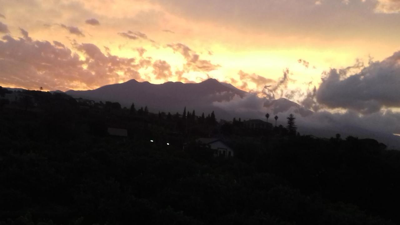 Villa Dei Limoni Etna-Mare Ачиреале Екстериор снимка