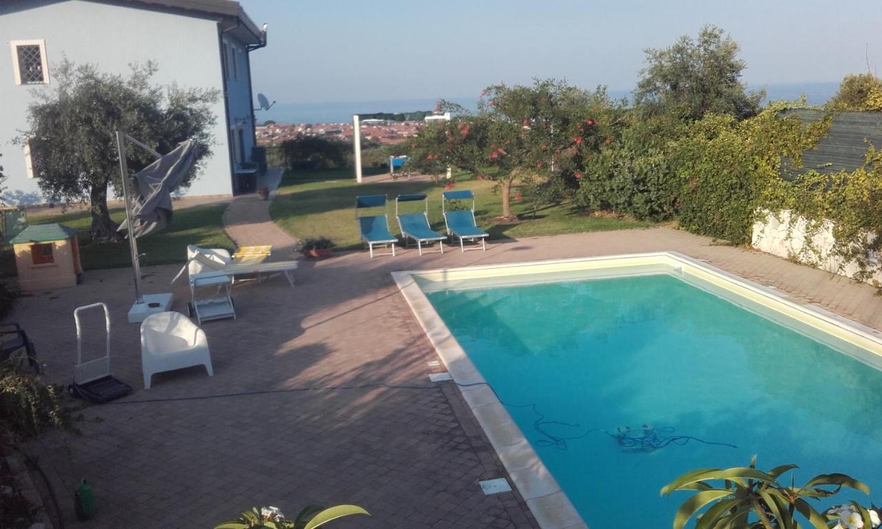 Villa Dei Limoni Etna-Mare Ачиреале Екстериор снимка